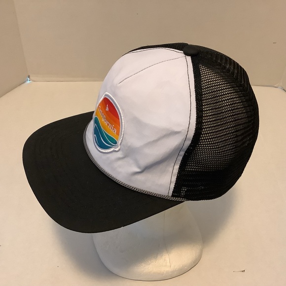 Cribs Men’s Mesh SnapBack Truckers Hat Logo Criblfornia Patch Black/White - Picture 3 of 16